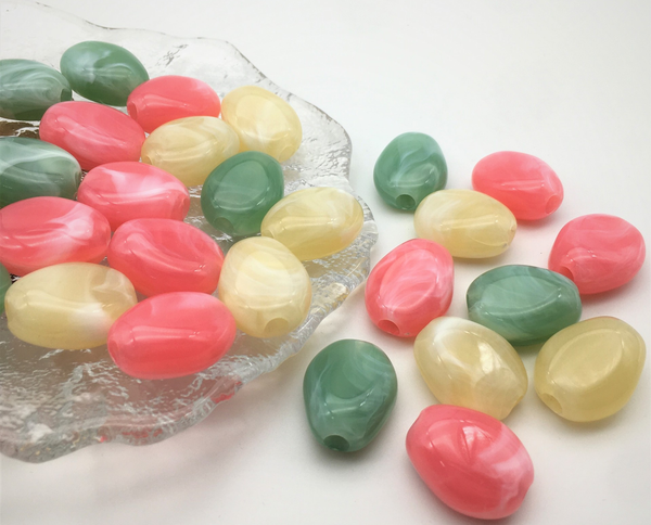 Two-color egg-shaped beads 18-29MM