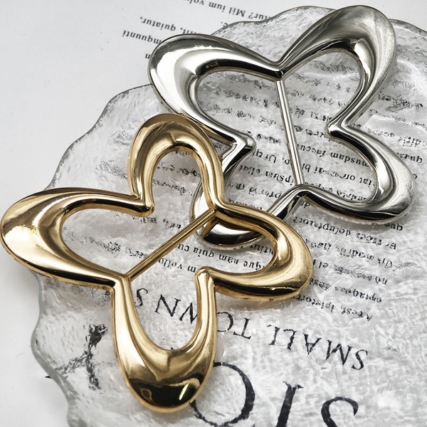 Butterfly metal buckle
